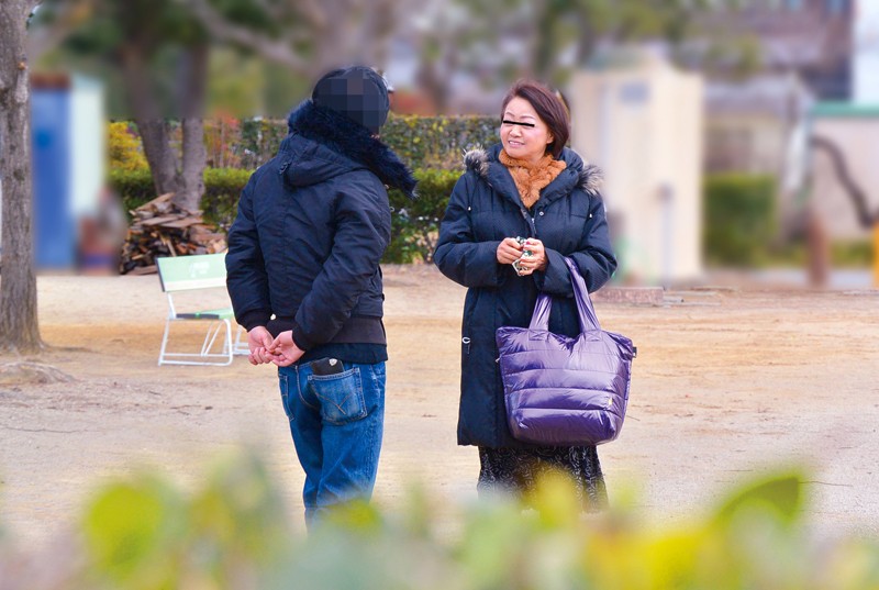 「ぽっちゃり」 おばさんナンパ 美熟女中出し交渉4時間 『FANZA』