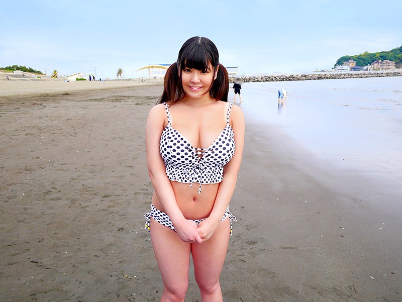 「ぽっちゃり」 海の家で働く日焼けアト爆乳Hカップ看板娘をM調教 ふう...