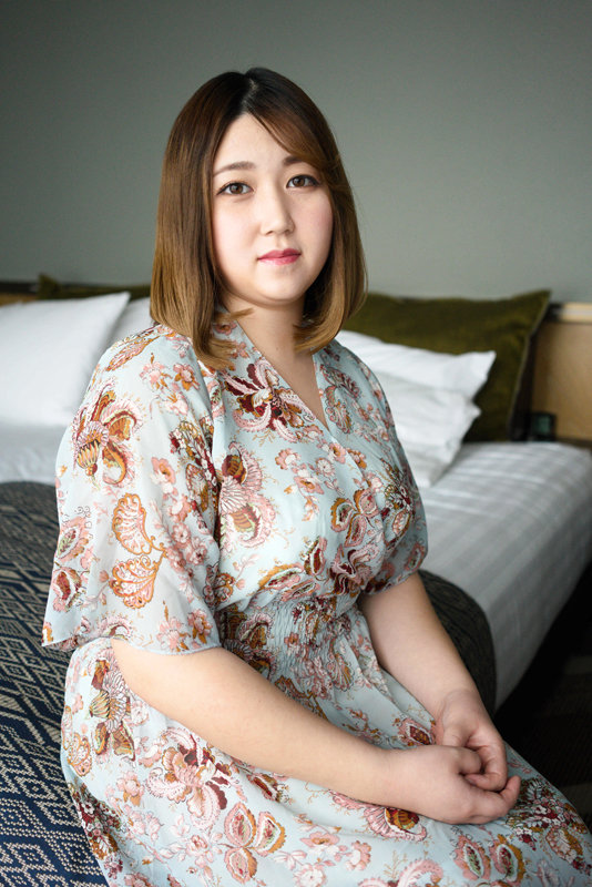 「ぽっちゃり」 ムチムチ爆乳シングルマザー、母乳DEBUT。佐野あいみ...