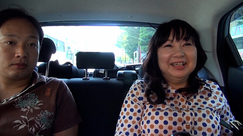 「ぽっちゃり」 AVセックスがしたいと連絡してきた生粋の博多っ娘のバツ...