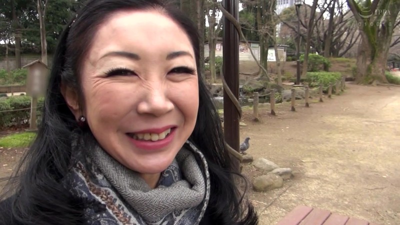 「ぽっちゃり」 熟女ファンが選んだヌケるコリコリに勃起した貧乳乳首がエ...