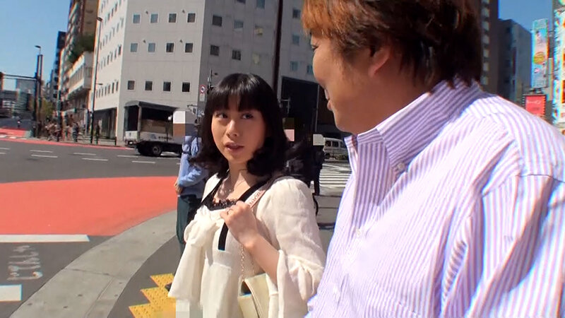 「ぽっちゃり」 清楚な雰囲気の黒髪奥さまを初めての主婦モデルにとナンパ...