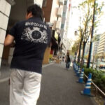 「ぽっちゃり」 街行く清楚な巨乳奥さまをナンパして商品モニターをお願い！大量のアダルトグッズに興味津々の奥様となし崩しの乱交中出しセックス！ 『FANZA』