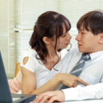 〈アナル〉 リモートワーク中誰もいないオフィスに部下と二人きり… 春風まゆみ 〈尻フェチ〉