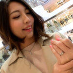 〈アナル〉 【人妻3P・個人撮影】32歳 美巨尻102cmヒップ 大学生を馬乗りで●すセレブ妻 何度でも勃起する絶倫チンポに歓喜の物凄い腰振り絶頂 お泊り3P中出し乱交【連続中出し】 〈尻フェチ〉