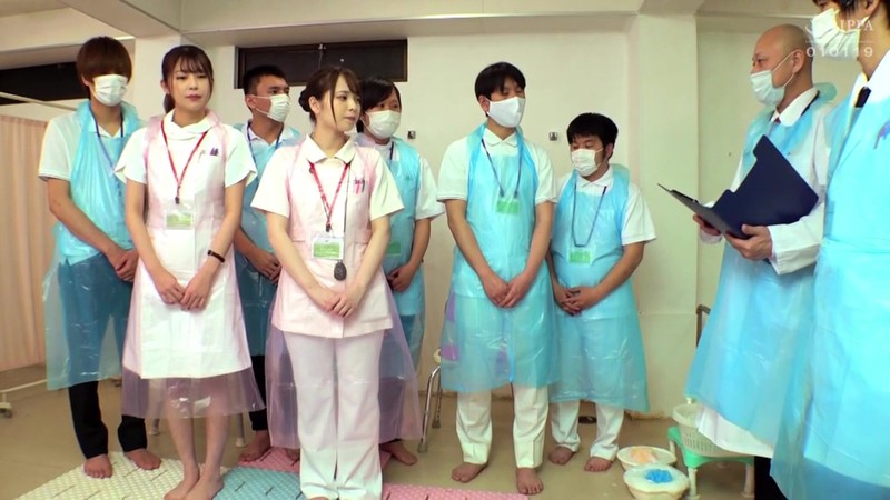 〈アナル〉 羞恥！生徒同士が男女とも全裸献体になって実技指導を行う質の...