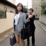 〈アナル〉 出張先で終電逃して相部屋宿泊。女先輩の股間からまさかまさかの膨らみに僕はしゃぶりついた。 春風まゆみ 〈尻フェチ〉