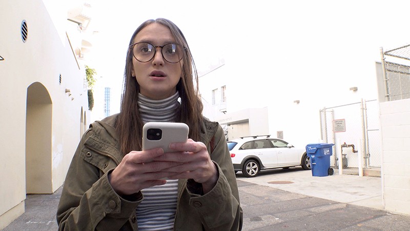 〈アナル〉 ロスでナンパした地味系メガネっ子フリーターが実家が貧乏、一...