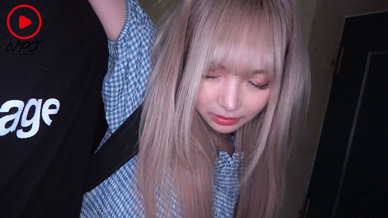 〈アナル〉 勝手にREC: 酔い潰れたギャルを持ち帰って寝姦アナル挿入...