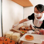 〈アナル〉 脱糞ベーカリーカフェ 自家製うんこギッシリ！れいかのうんパンでコーヒーブレイクしませんか？ 〈FANZA〉