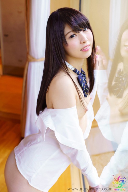 〈アナル〉 制服が似合いすぎる美少女のご奉仕を味わいながら、精を出し尽...