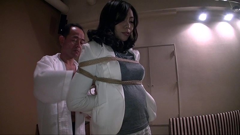 〈アナル〉 出会い系サイトで見つけたドM人妻 天野小雪 〈FANZA〉