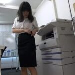 〈アナル〉 大量＆大開脚！ 丸見え脱糞コレクション 10人のOL、密やかな排便…編 〈FANZA〉