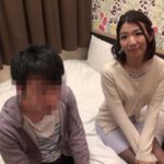 〈アナル〉 35歳以上の人妻さん限定！ 素人妻と童貞くんの筆下しドキュメント！ アナル丸見え杭打ち騎乗位で止まらない腰振り！合計17射精！ 〈FANZA〉
