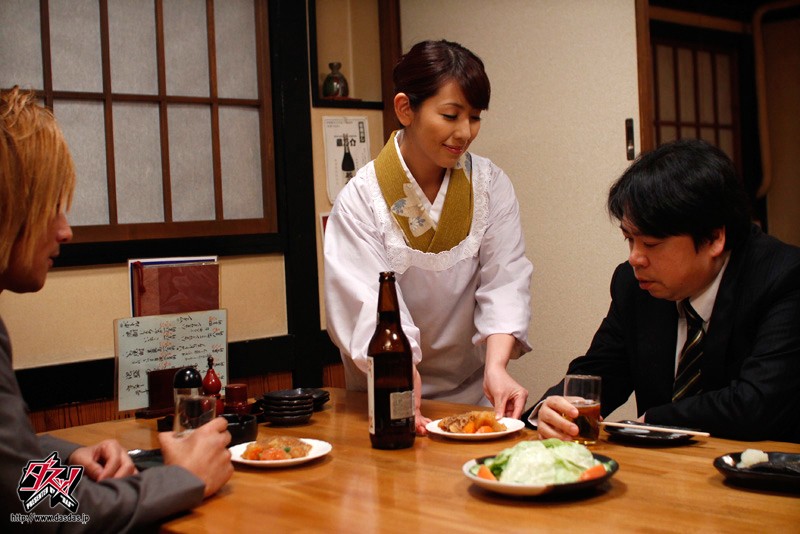 〈アナル〉 アナルを犯●れた居酒屋の女将 結城みさ 〈FANZA〉