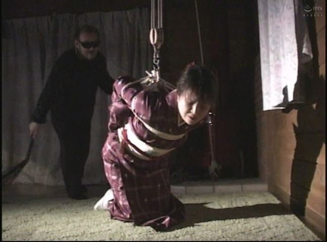 〈アナル〉 奴●志願妻総集編 無残電流鞭打ち針地獄 〈FANZA〉