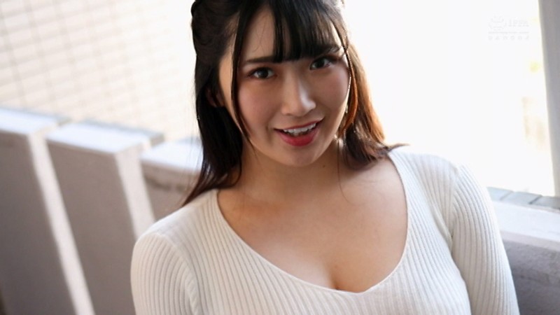 〈アナル〉 ギャラ飲みで生計を立てるHカップグラドルはベロチュー大好き...