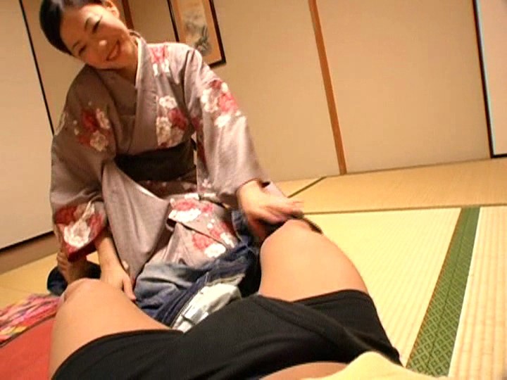 〈アナル〉 友人のお母さんと内緒でアナルファック 〈FANZA〉