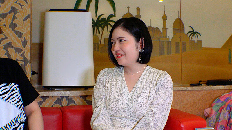 〈アナル〉 美肌美乳のカレンちゃんがお浣腸でたくさんのうんちをしてくれ...