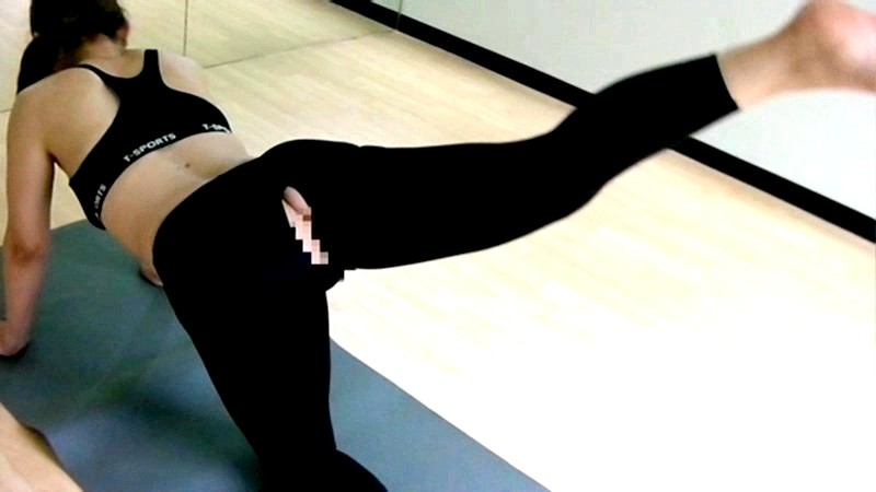 〈アナル〉 ヨガスパッツ盗撮 肛門丸見え映像流出 〈FANZA〉