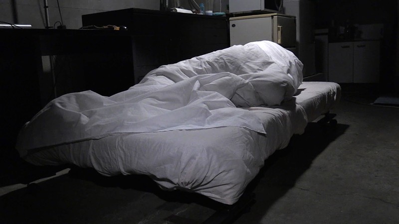 〈アナル〉 寝糞 安藤瞳 〈FANZA〉