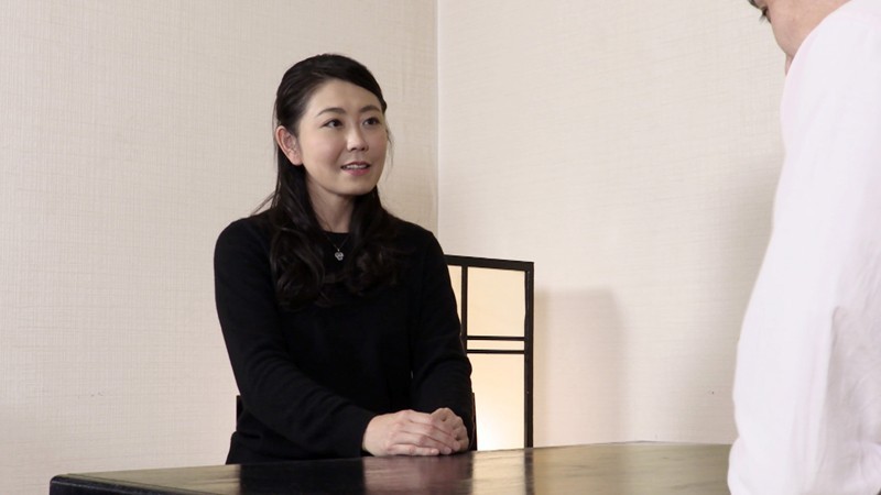 〈アナル〉 美人性癖相談員 豪快脱糞荒療治 〈FANZA〉