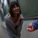 〈アナル〉 とびっこ着けた彼女が街中散歩で欲情し、メス犬のようにマン汁たらして屋外セックス！vol.2 〈FANZA〉