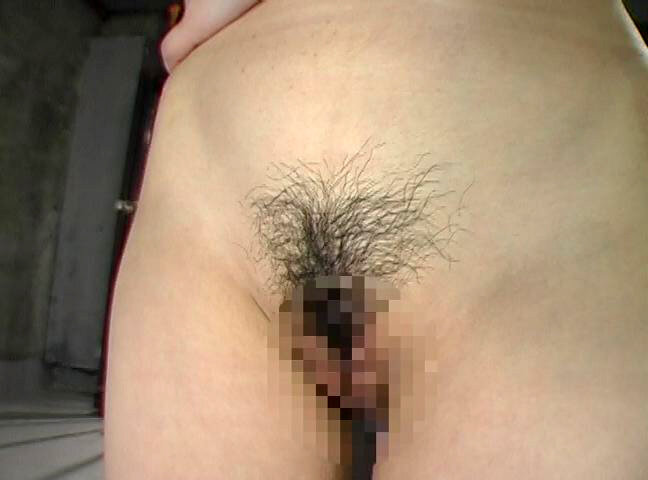 〈アナル〉 奴麗4号 天井逆さ吊り水責めに竹刀打ち責め 〈FANZA〉