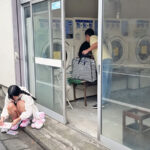 〈アナル〉 ちいさなおしり コインランドリ―の放置子はアナルを電動ディルドでガン掘りされ巨穴ブチ壊し貫通中出しヤり捨て！ 生田りん 〈FANZA〉