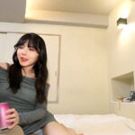 〈アナル〉 天性のバキュームアナルを持つモデル体型男の娘と初ハメ撮り！止まらないケツイキに我慢できずクリチ●ポから白濁精子をドピュッ♪→メス堕ち顔へたっぷり顔射！！【こはく】 松嶺こはく 〈FANZA〉