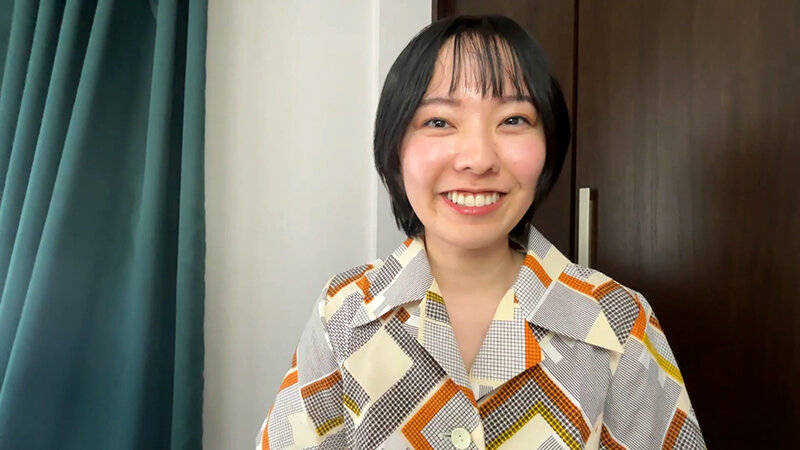 〈アナル〉 街角で声をかけてアナル観察させてもらう コーヒースタンド店...