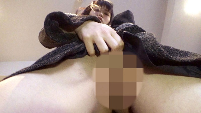 〈アナル〉 素人娘 コレに着替えて食い込みメコスジ、ビラ出し、オマ○コ...