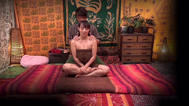 ＜素人＞ ★配信限定特典付★二人でするヨガ。タイ古式マッサージ店盗撮。...