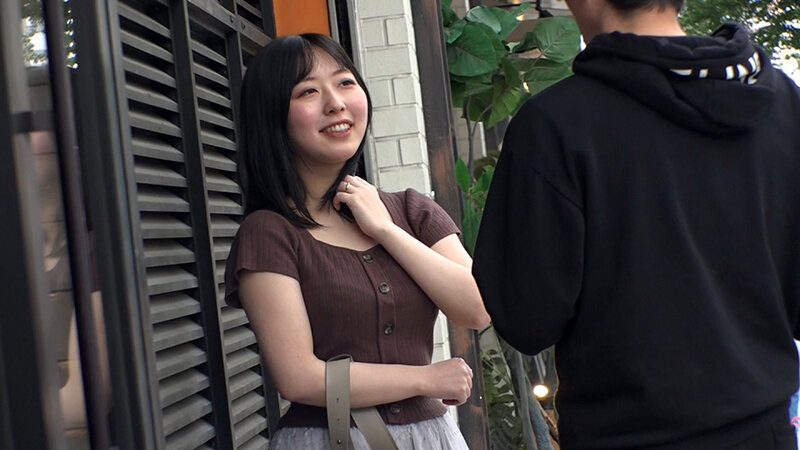 ＜素人＞ こんなフェラ好きで人妻は無理でしょ笑【チ○ポで歯磨きしてそう...