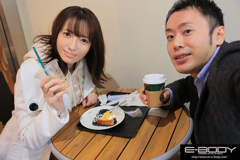 ＜素人＞ 初めて出来た彼女を脱がしたら…着衣から想像できない物凄い色白...