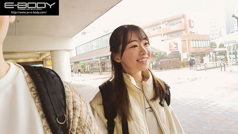 ＜素人＞ 初めて出来た彼女を脱がしたら… 着衣から想像できない物凄い色...