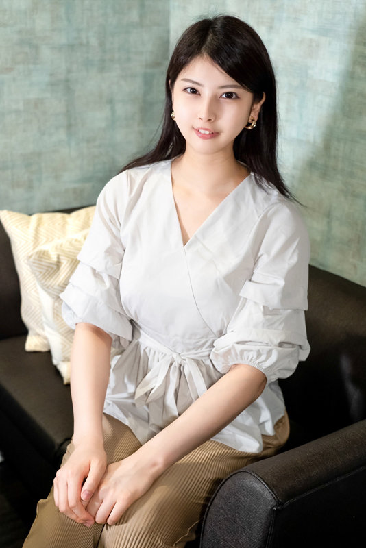 ＜素人＞ 【素人女子大生】身長175cmモデル美女22歳 かおりちゃん...