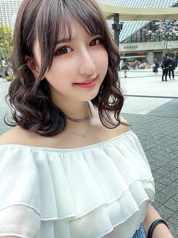 ＜素人＞ 素人女子大生【限定】ういかちゃん22歳 都内某キャバクラでナ...