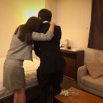 ＜素人＞ ホテル盗撮 契約成立の条件は貴方のデカチ○ポ…。巨根枕に屈服した取引先の女部長 『FANZA』