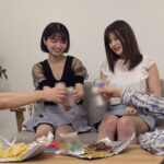 ＜素人＞ 思い切って勝手にAV発売するヤリモク合コン2組！ワンチャン狙いで現役JDを連れてきて宅飲み！初めは乗り気でなかったガード固めの女子たちを、お酒の力を借り言葉巧みに口説き王様ゲームに誘導！王様ゲームマジックなのか？それともお酒がまわったからなのか？… 『FANZA』