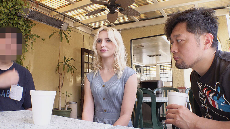 ＜素人＞ ロスでナンパしたビバリーヒルズのお嬢様が処女なのに中出しAV...