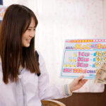 ＜素人＞ 素人バラエティ  聖水を1杯3万円で売って下さい！街角でナンパしたうぶっこJ○が挑戦する、オメコ蛇口から小便ゴキュゴキュ！おしっこ飲ませチャレンジ！人生初の放尿プレイですっかりあたおかになった素人娘は小便ぶちまけのナマ中出しSEXもOKしちゃうのか？ 『FANZA』