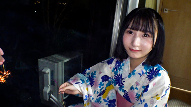 ＜素人＞ 身長も顔も10年前から全く変わっていない超童顔幼馴染と青春取...