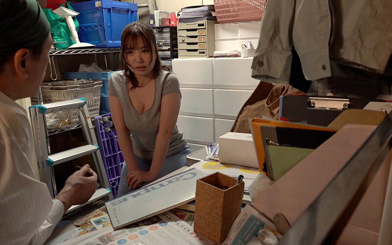 ＜素人＞ 万引き スーパーの人妻たち ●嫌がりながらイっちゃう無毛妻 ...