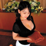 ＜素人＞ ヌキ無しお触り禁止のメンズエステ店に在籍する予約3カ月待ち神メンエス嬢の射精無制限生挿入中出し裏オプションを完全盗撮4 『FANZA』