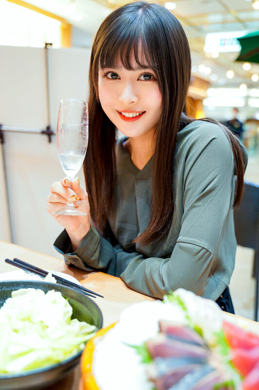 ＜素人＞ 軟体美○女！！現役女子大生を卒論で忙しい彼氏に変わって180...