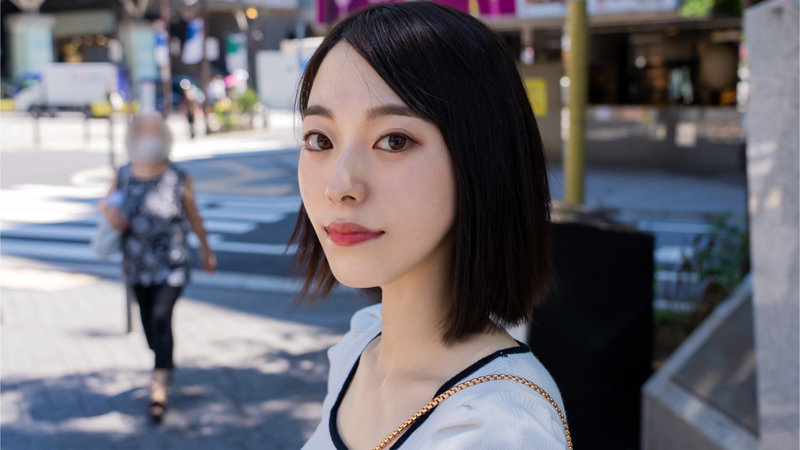 ＜素人＞ 【素人女子大生】元子役 美少女19歳 さとみん 超美形！美B...