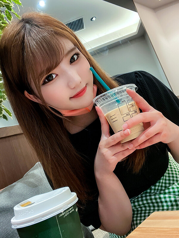 ＜素人＞ 素人女子大生【限定】るなちゃん22歳Gカップの天然爆乳が自慢...