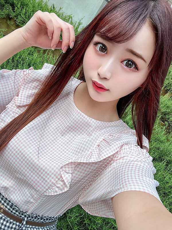 ＜素人＞ 素人女子大生【限定】ゆいちゃん20歳自慢の巨乳を武器に男に媚...