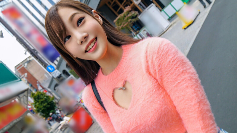 ＜素人＞ 素人女子大生【限定】りのちゃん22歳 谷間が見えるエロ私服を...